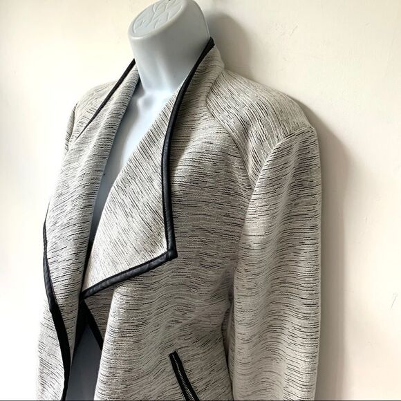 NWT Calvin Klein Line Detail Flyaway Jacket - Picture 5 of 15